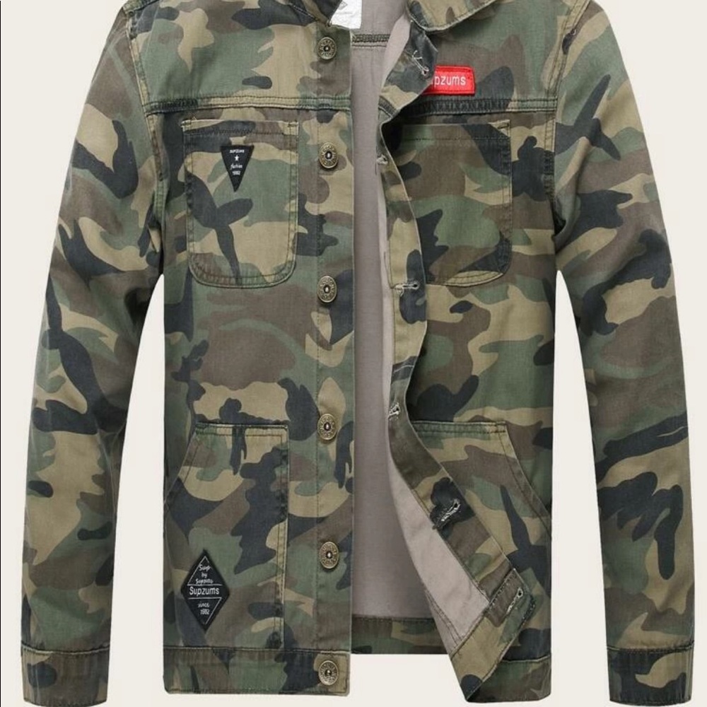 Men camp print denim jacket